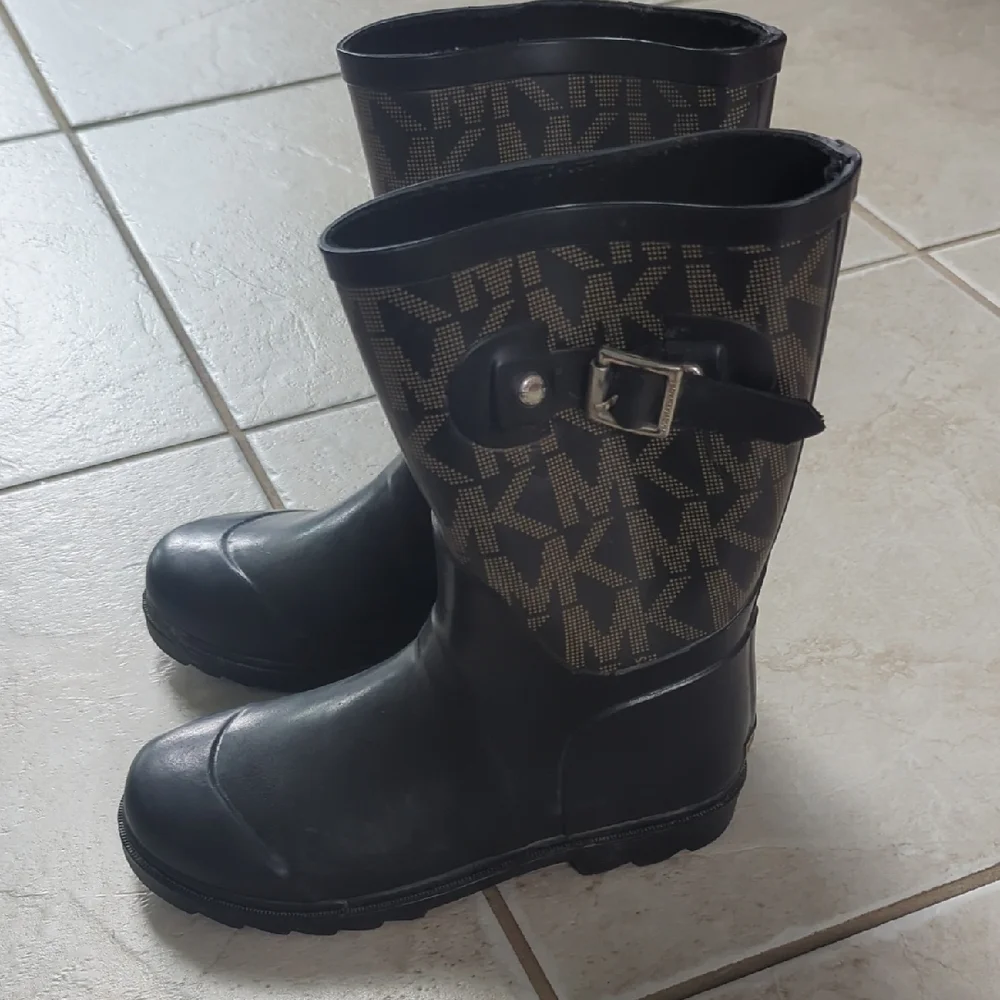 Michael Kors chic rain